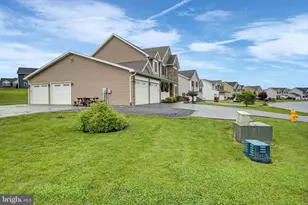 717 Southwood Dr, Shippensburg, PA 17257 - Photo 3