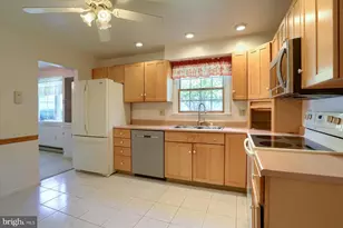 1109 Cocklin St, Mechanicsburg, PA 17055 - Photo 3