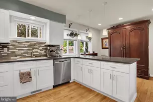 8 Campbell Pl, Camp Hill, PA 17011 - Photo 11