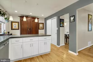 8 Campbell Pl, Camp Hill, PA 17011 - Photo 11