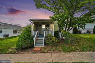 17 W Pine St, Enola, PA 17025 - Photo 1