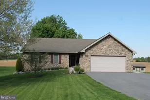 100 Garfield Dr, Carlisle, PA 17015 - Photo 1