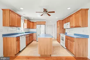 100 Garfield Dr, Carlisle, PA 17015 - Photo 7
