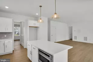 234 N Forgedale Dr N, Carlisle, PA 17015 - Photo 5