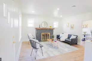 9 Oakwood Cir, Camp Hill, PA 17011 - Photo 5