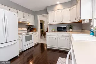 1017 Crystal Creek Dr, Mechanicsburg, PA 17050 - Photo 9