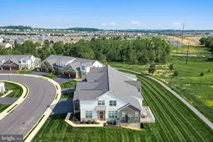 770 Aurora Dr, Mechanicsburg, PA 17055 - Photo 5