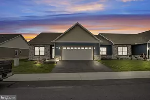 128 Cardinal Dr, Shippensburg, PA 17257 - Photo 1