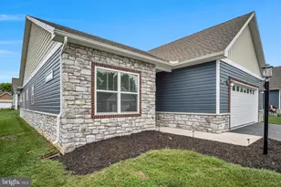 128 Cardinal Dr, Shippensburg, PA 17257 - Photo 3