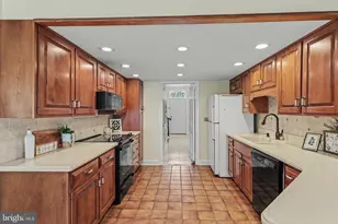 210 Allendale Rd, Mechanicsburg, PA 17055 - Photo 7