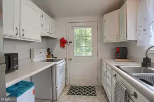 221 S Pitt St, Carlisle, PA 17013 - Photo 7
