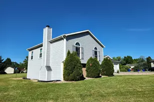 43 Wheatfield Dr, Carlisle, PA 17015 - Photo 3