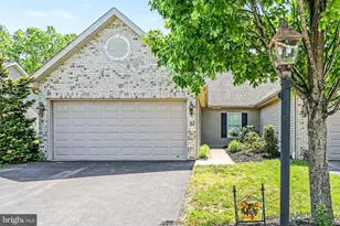 92 Keswick Dr, Mechanicsburg, PA 17050 - Photo 1