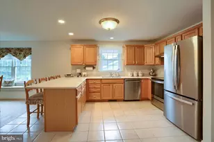 13 Redbud Dr, Mechanicsburg, PA 17050 - Photo 3