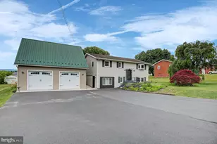 108 Willow Dr, Shippensburg, PA 17257 - Photo 3