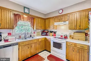 1917 Douglas Dr, Carlisle, PA 17013 - Photo 9