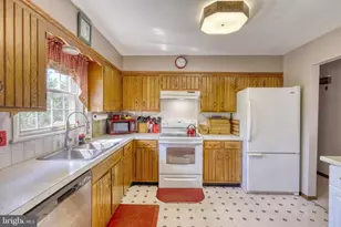 1917 Douglas Dr, Carlisle, PA 17013 - Photo 9