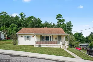 18 Holly St, Mount Holly Springs, PA 17065 - Photo 1