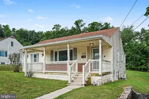 18 Holly St, Mount Holly Springs, PA 17065 - Photo 3