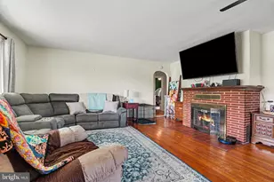 18 Holly St, Mount Holly Springs, PA 17065 - Photo 7