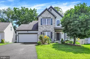 23 Hamlet Cir, Mechanicsburg, PA 17050 - Photo 1