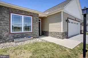 103 Blackbird Ln, Shippensburg, PA 17257 - Photo 5