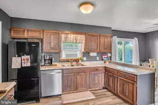 28 Mountain St, Mount Holly Springs, PA 17065 - Photo 11