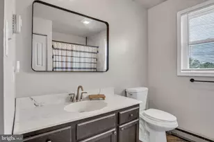 28 Mountain St, Mount Holly Springs, PA 17065 - Photo 21