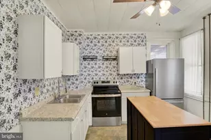 139 N East St, Carlisle, PA 17013 - Photo 7
