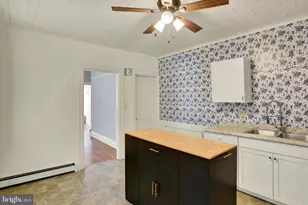 139 N East St, Carlisle, PA 17013 - Photo 9