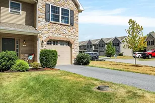 349 Melbourne Ln, Mechanicsburg, PA 17055 - Photo 3