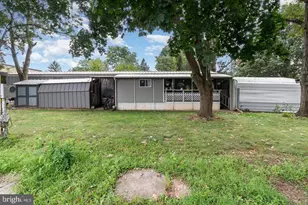 110 Shippensburg Mobile Estate, Shippensburg, PA 17257 - Photo 1