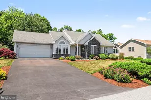 32 Teaberry Dr, Carlisle, PA 17015 - Photo 3