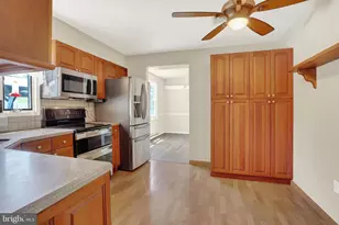 909 Wakefield Ave, Mechanicsburg, PA 17055 - Photo 11