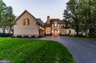 4 Sentry Point Rd, Lemoyne, PA 17043 - Photo 1