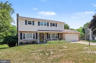 2125 Douglas Dr, Carlisle, PA 17013 - Photo 3
