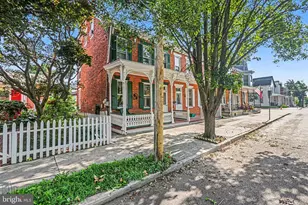 215 Walnut St, Carlisle, PA 17013 - Photo 25