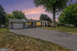 8 Longview Dr, Mechanicsburg, PA 17050 - Photo 1