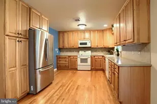 517 Lamp Post Ln, Camp Hill, PA 17011 - Photo 11