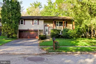 517 Lamp Post Ln, Camp Hill, PA 17011 - Photo 1
