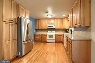 517 Lamp Post Lane, Camp Hill, PA 17011 - Photo 3