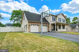 17 Pennsboro Dr, Enola, PA 17025 - Photo 3