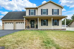 17 Pennsboro Dr, Enola, PA 17025 - Photo 1