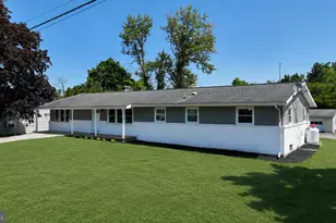 21 East St, Mount Holly Springs, PA 17065 - Photo 1