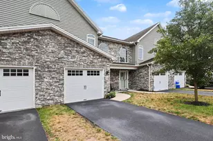 304 Briar Ridge Cir, Enola, PA 17025 - Photo 3