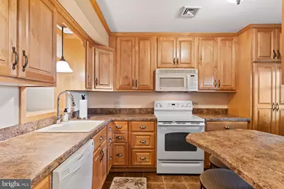 1030 W Foxcroft Drive, Camp Hill, PA 17011 - Photo 9