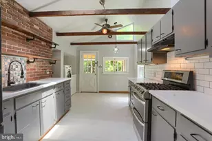 223 S Pitt St, Carlisle, PA 17013 - Photo 3