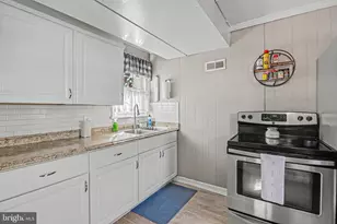 289 Clark St, Lemoyne, PA 17043 - Photo 9