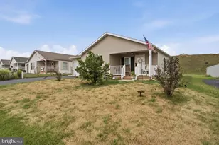 105 Glenridge Dr, Carlisle, PA 17015 - Photo 3