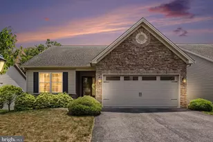 202 Drury Ln, Mechanicsburg, PA 17050 - Photo 1